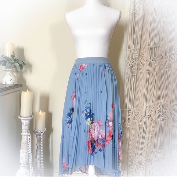 Ted Baker Dresses & Skirts - Ted Baker Harrpa Raspberry Ripple Pleated Skirt